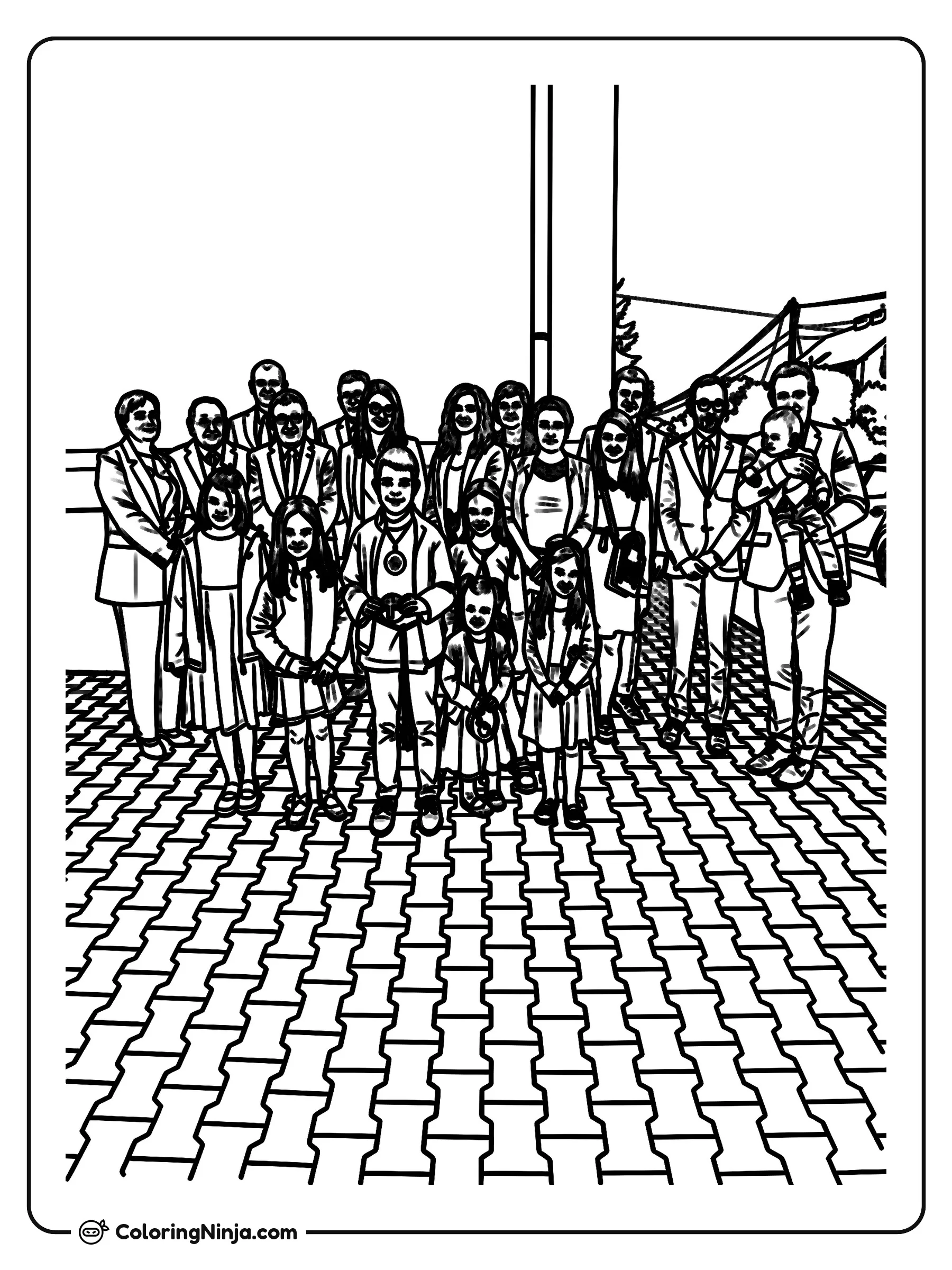 Celebración de Primera Comunión en familia, dibujo para colorear: Una gran familia se reúne al aire libre en un patio empedrado para celebrar una Primera Comunión con vestidos elegantes y trajes.